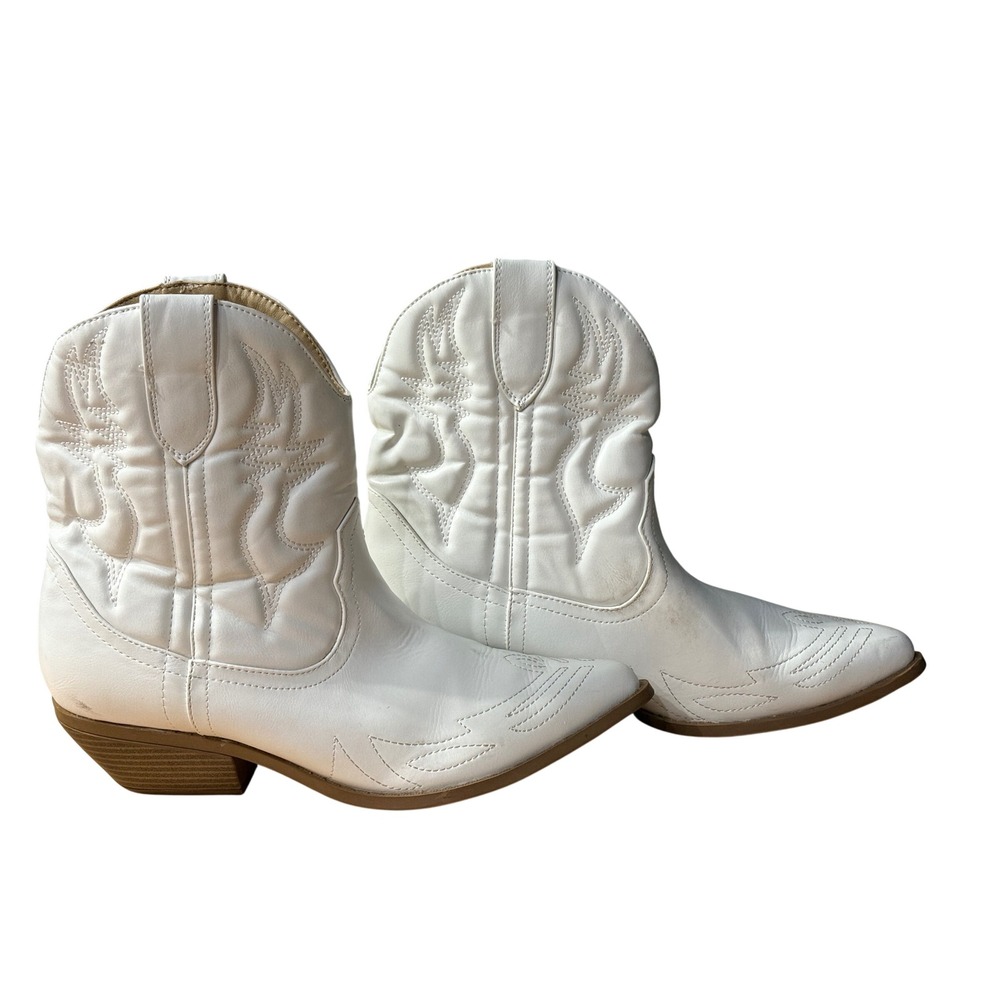 Soda White faux leather slip on western‎ style boots Rigging style Sz 10